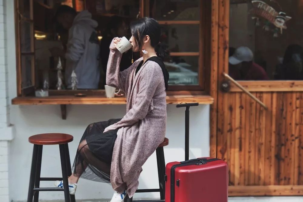 旅行箱里的东西如何清理,布旅行箱脏了怎么清洗