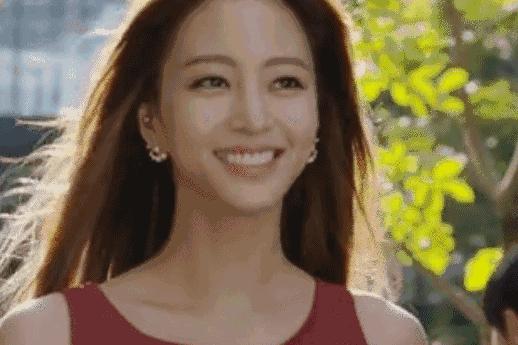 比普通拖鞋好穿100倍！踩在云朵上一样舒服，好穿到爆！永不臭脚！网友：想丢掉家里所有其它拖鞋！