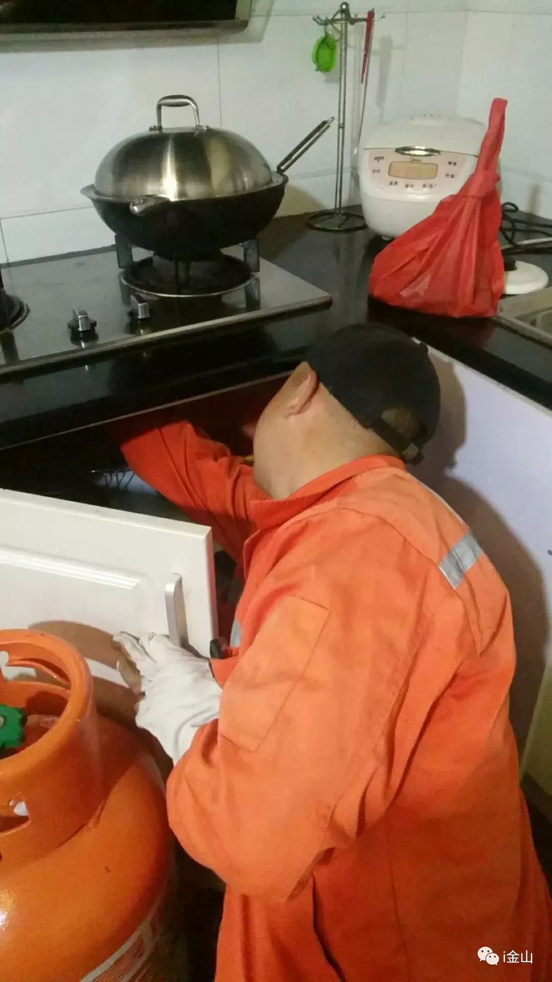 怎么叫人送液化气上门,一个电话立马上门送液化气