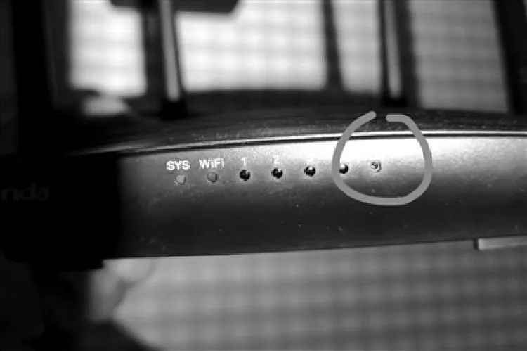 不是内行看不出来！游客住进民宿，抽丝剥茧找出针孔摄像头！