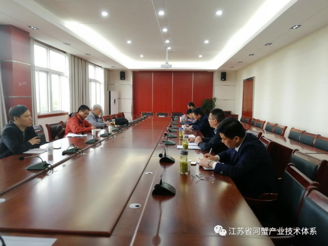 江苏省河蟹体系专家再赴一线调研蟹池杀青苔药害情况