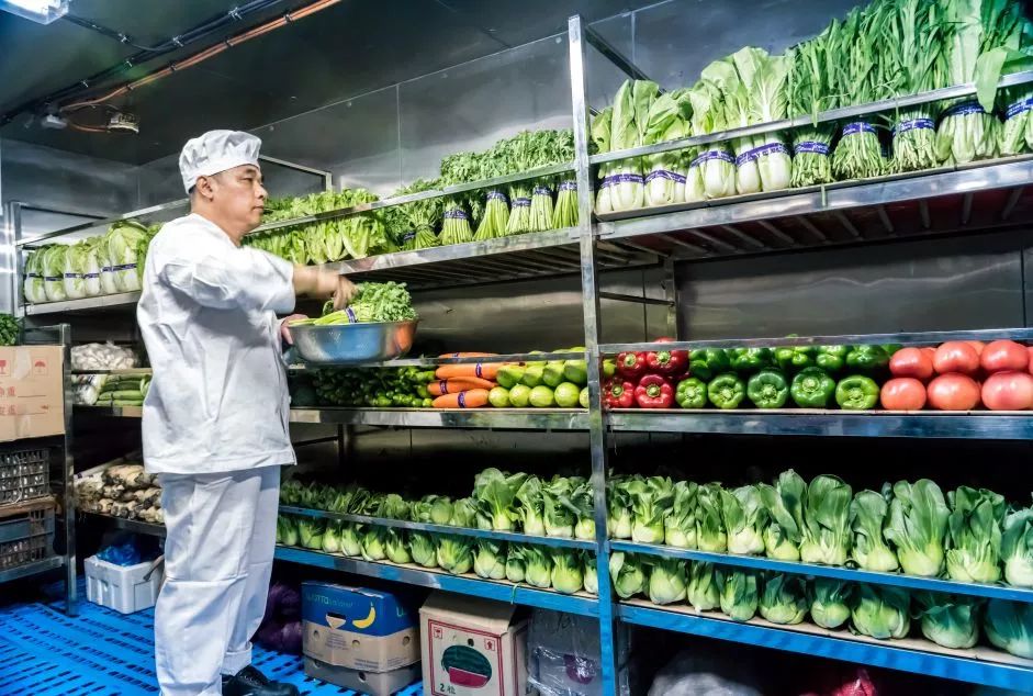 风云榜|跨国派员4000人服务覆盖全船型——上海中远海运劳务服务有限公司