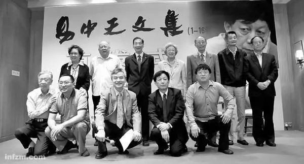 易中天武汉大学轶事,易中天出走武汉大学