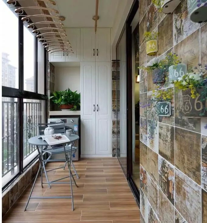 阳台晒衣服顺序,阳台上晒衣服的顺序有什么讲究吗