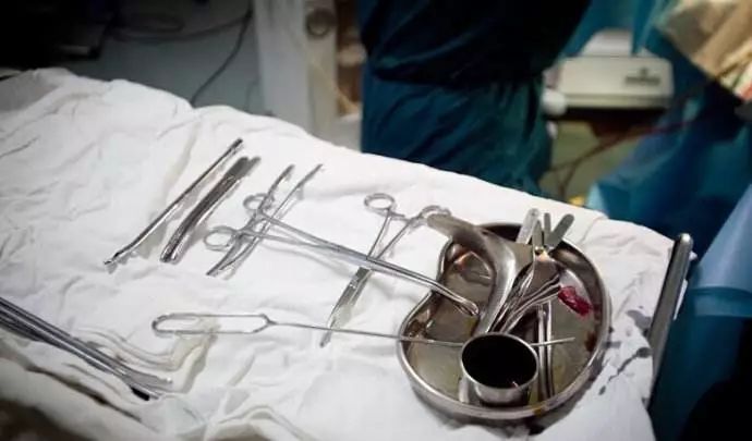 妇科医生手术中途涨价,女性做人流手术被加价