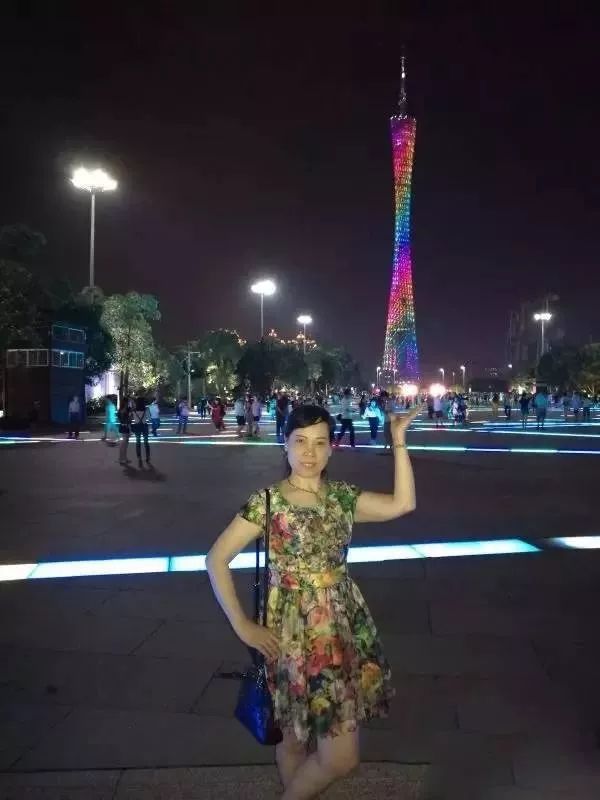 中国时髦大妈天秀姿势全解