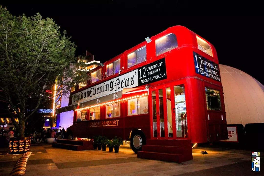 百万大学青年免费狂欢！AJ鞋展、街球大神空降，超多福利拿到手软！