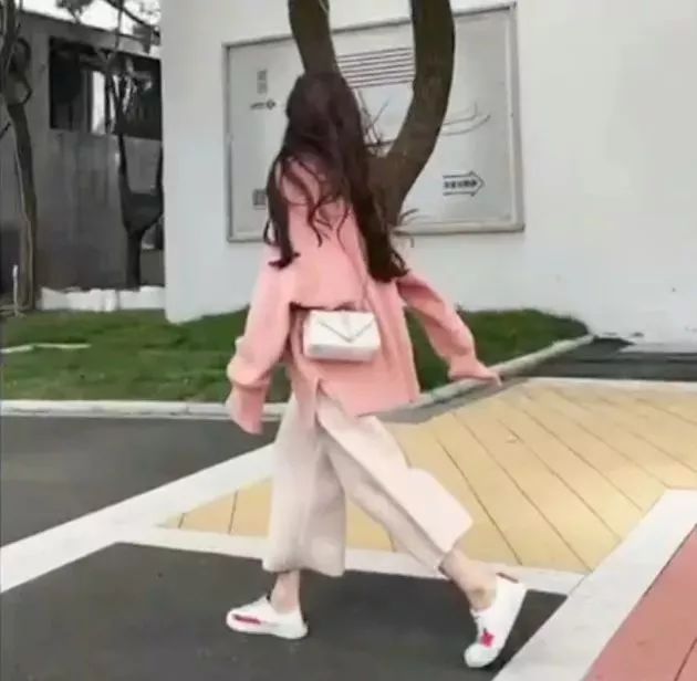 千万不要网购是真的吗,大家网购一定要擦亮双眼