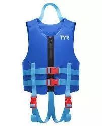 宝宝海边玩沙玩水,带娃最轻松方式莫过于挖沙