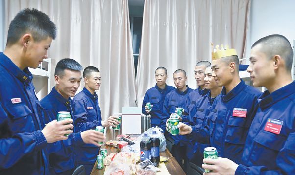 现役消防员提前退出申请书,消防员申请归队