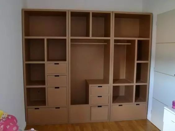 只用瓦楞纸就可以做出一件件家具，简直酷爆了