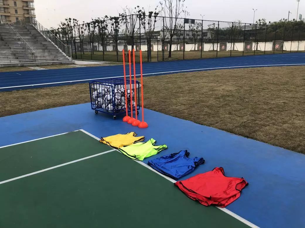 东莞市东城中学足球,快乐足球社