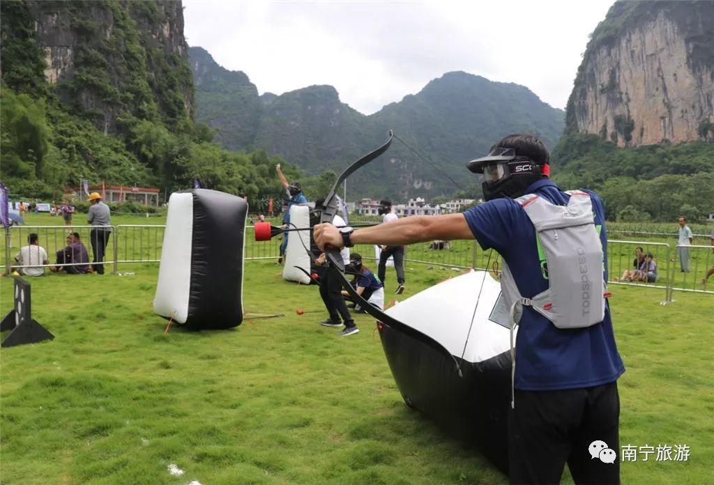 马山自然攀岩比赛图片,舞动广西广场舞大赛马山
