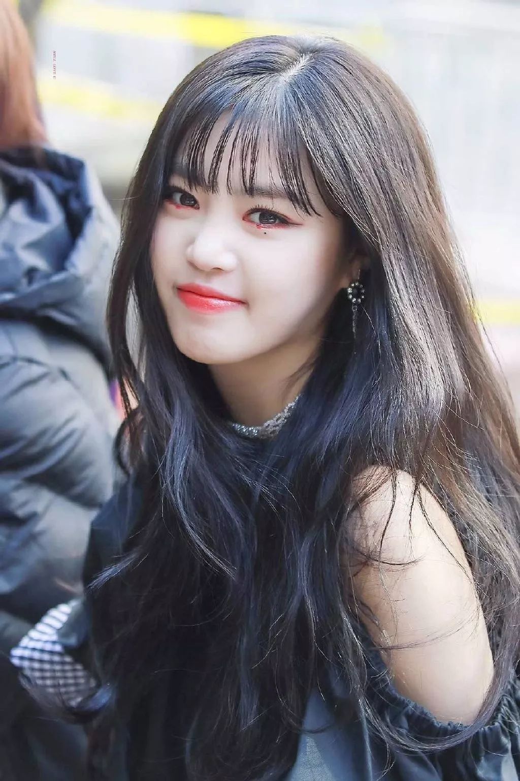 中长发是齐的还是有层次的好看,中长发怎么样烫发