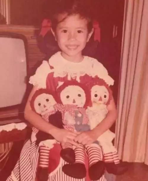 身材绝世，嫁给初恋，不再办大型巡演，48岁莫文蔚活得有多任性？