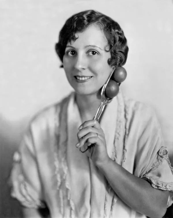 怪异的美容店,哪都不对劲