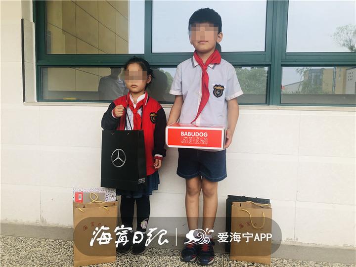 今天，海宁有61个小朋友收到神秘礼物，圆“小小心愿”
