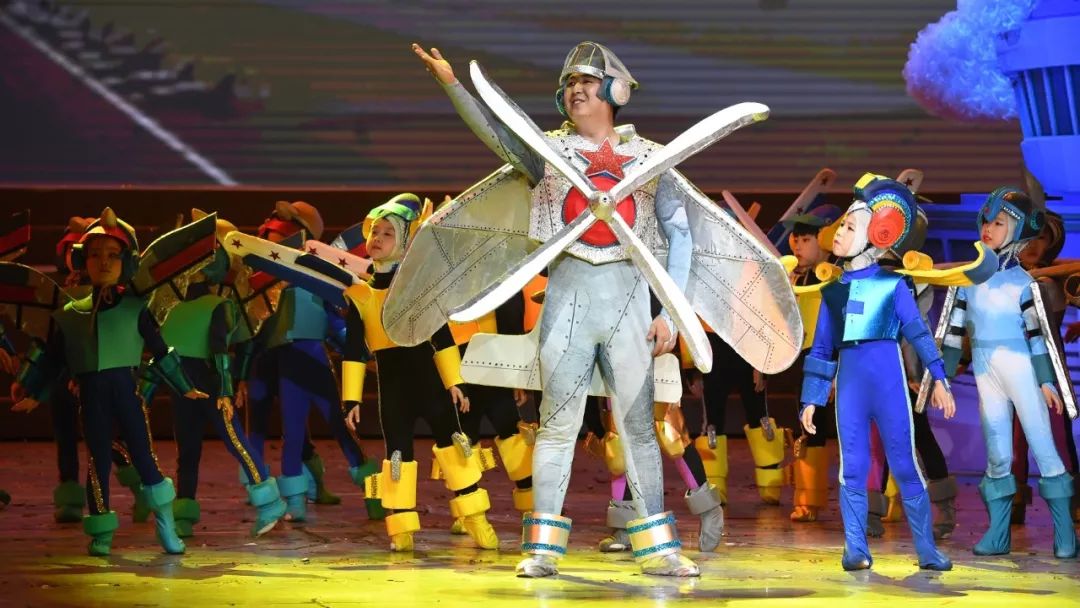 高清大图:“蓝天娃”精彩演绎《同在蓝天下》,向全国小朋友献礼