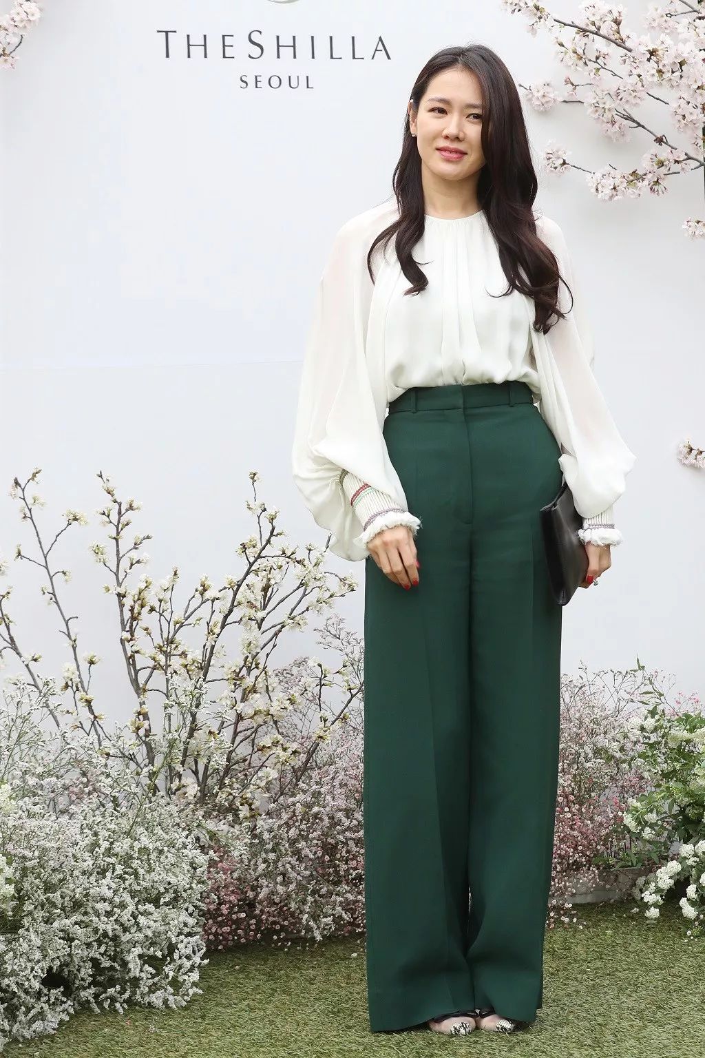 短装气质雪纺衫,雪纺衫靓丽大方又舒适凉爽