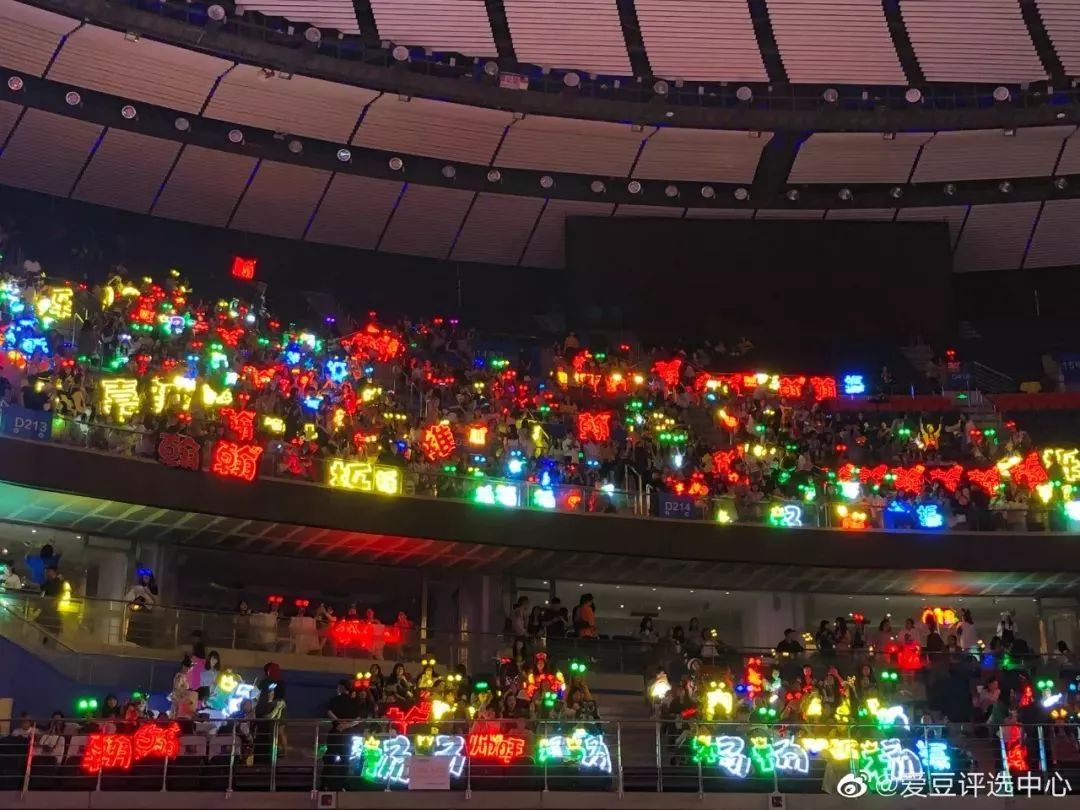 偶像周边一般多少钱,偶像产业与粉丝经济