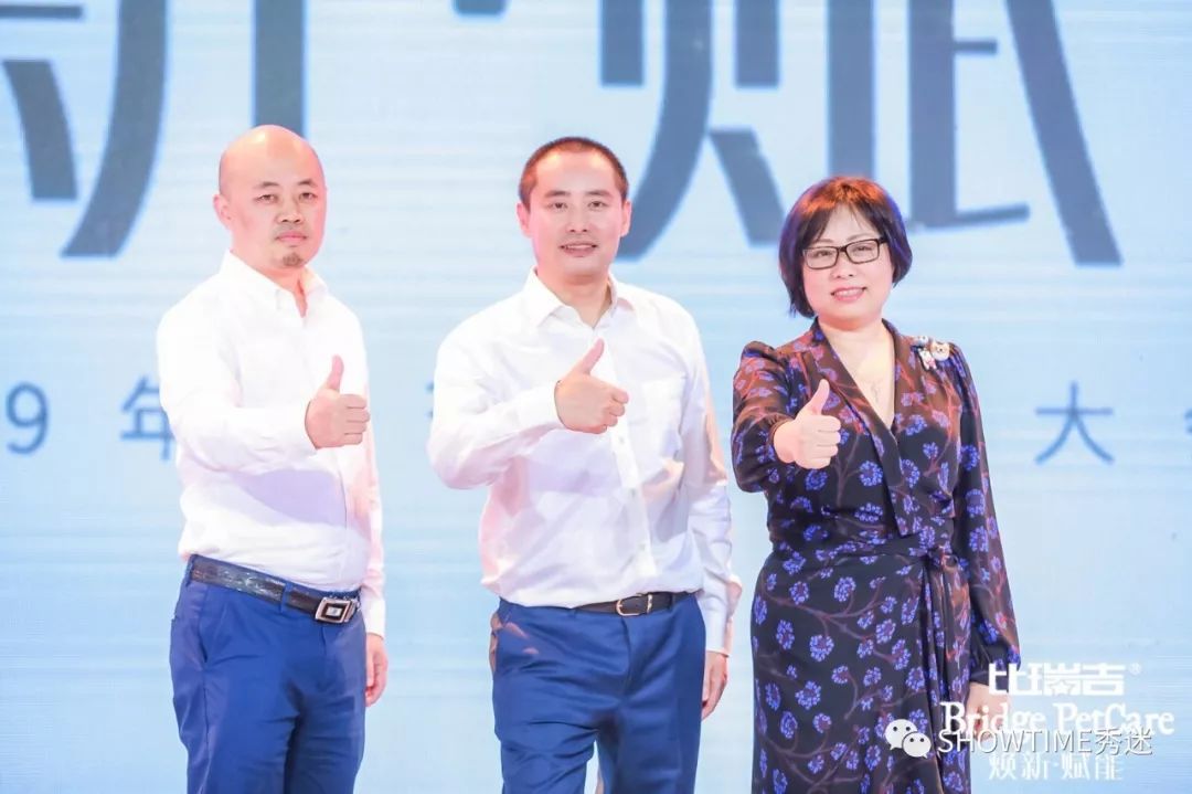 比瑞吉嘉年华欢乐翻天,比瑞吉猫粮冻干盛宴