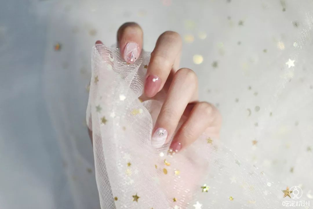 施华洛世奇美睫 (美睫沙龙美甲推荐)