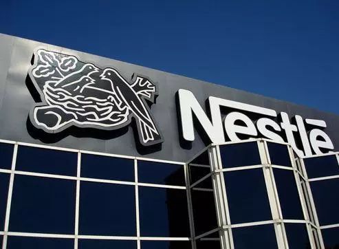 曾风靡中国的两大饮料巨头：今一个36亿贱卖，一个被外资100%收购