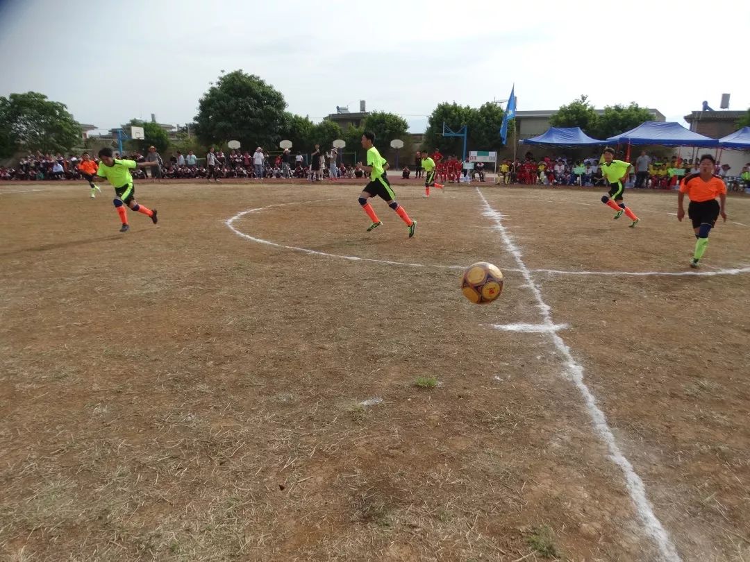 宾川足球比赛视频,云南小学生足球比赛宾川