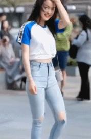 一露成名乔碧萝：她掀开了网红直播的最后一层遮羞布