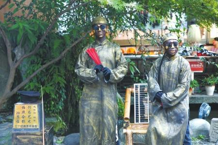 锦里铜人涂脸完整视频,成都锦里铜人长期涂脸