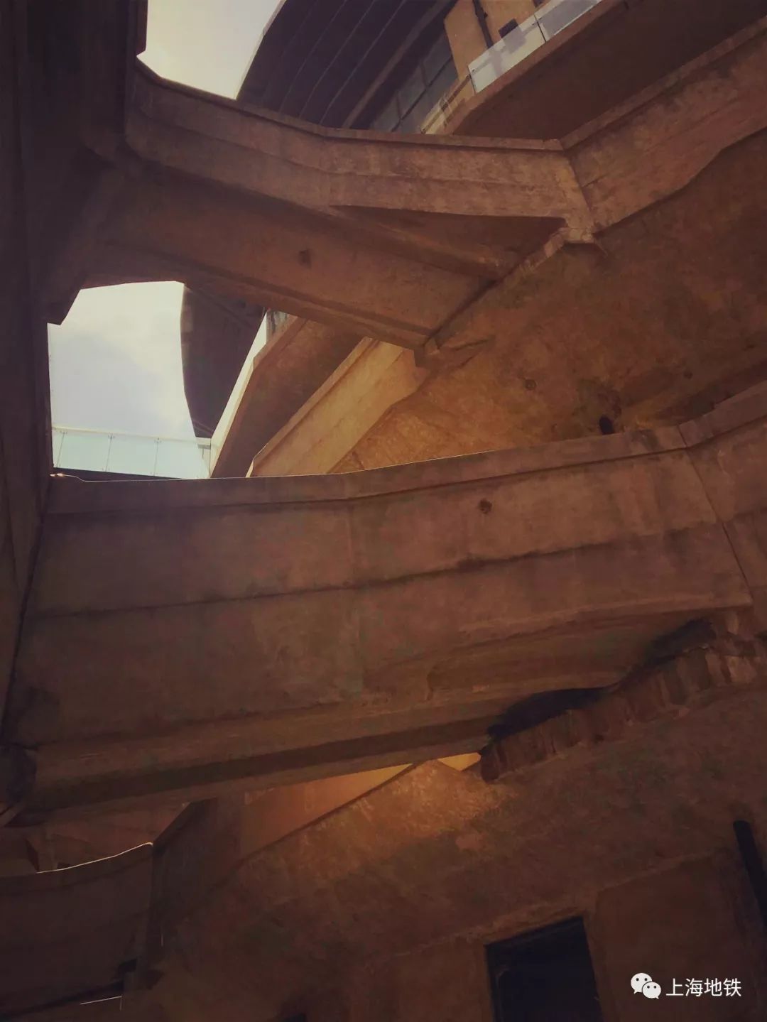 网红地打卡旋风洞不走寻常路,打卡网红地轨