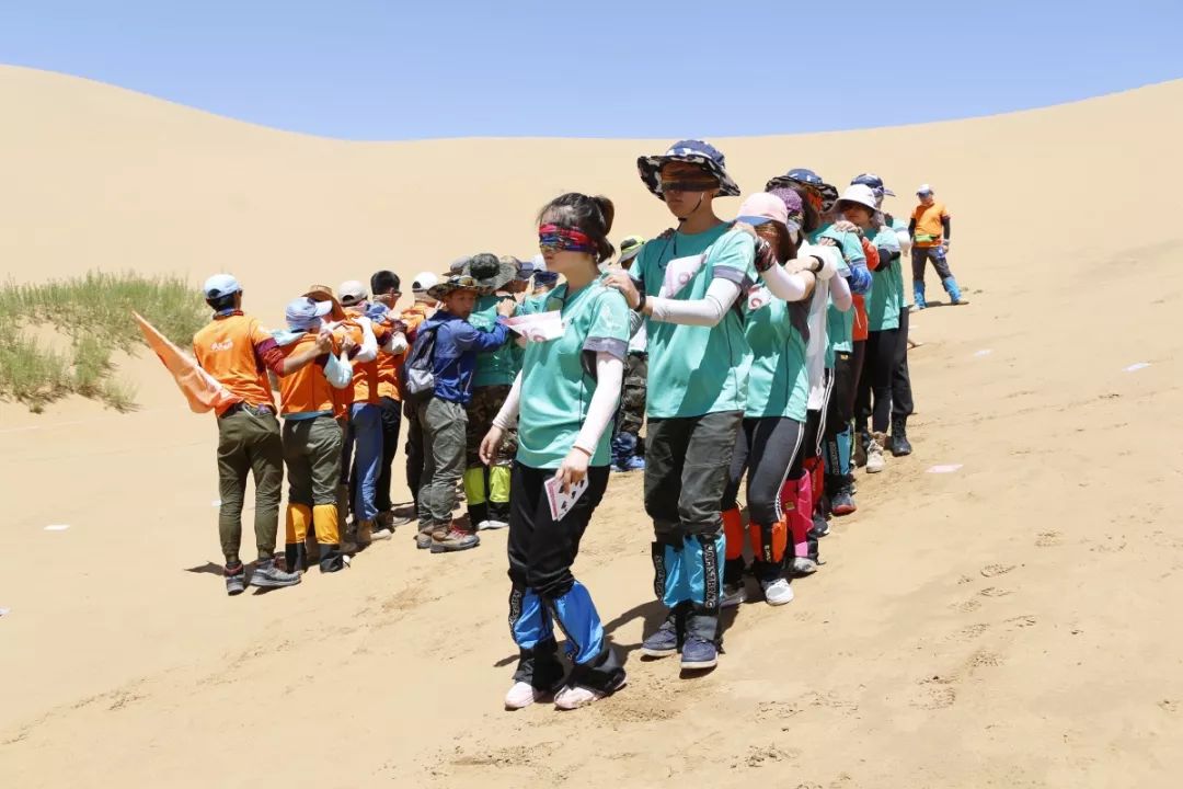 人人都是抢手大学生丨疯狂面试官网罗8大秘籍，召唤5天4夜沙漠行