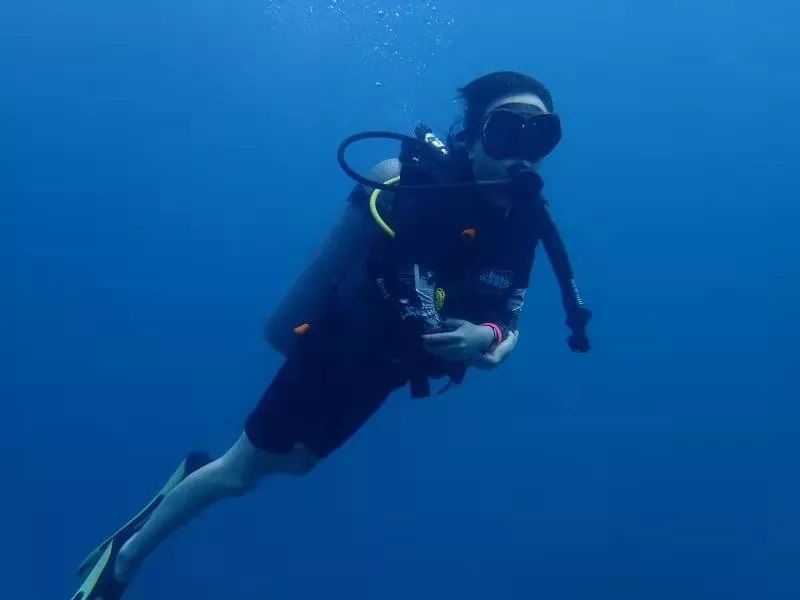 致高李悦绮：喝葡萄酒和做律师都是我的最爱