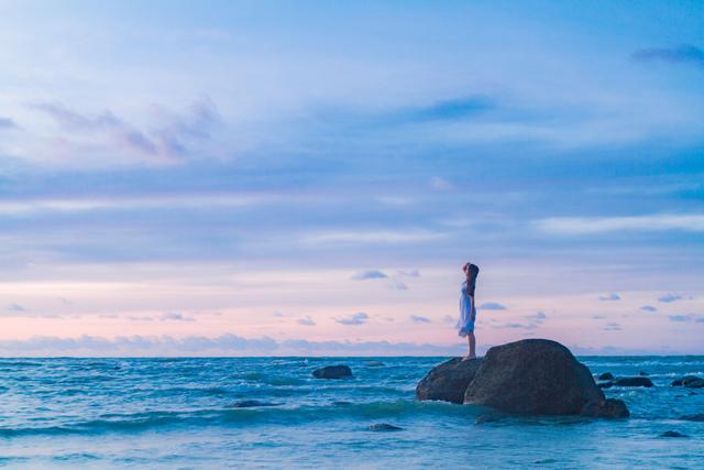 46岁老公出轨该不该离婚,45岁了老公出轨怎么办