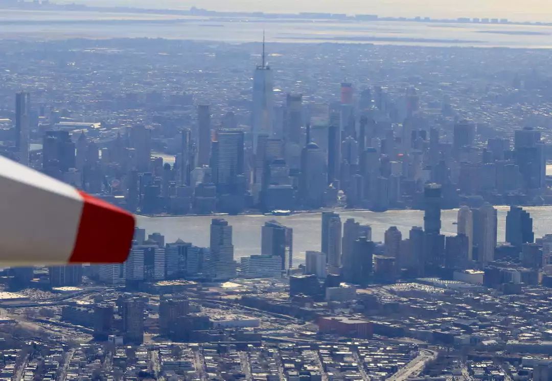 体验19个小时飞机,体验时间最长的航班