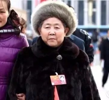 中国老板穿衣搭配冬装,当代老板的穿搭风格