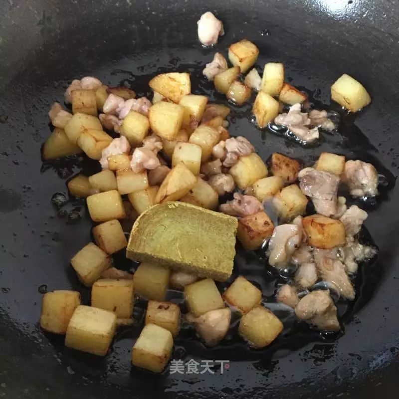 10分钟搞定的懒人焖饭有肉有菜 (懒人焖饭一锅就搞定重点是巨好吃)