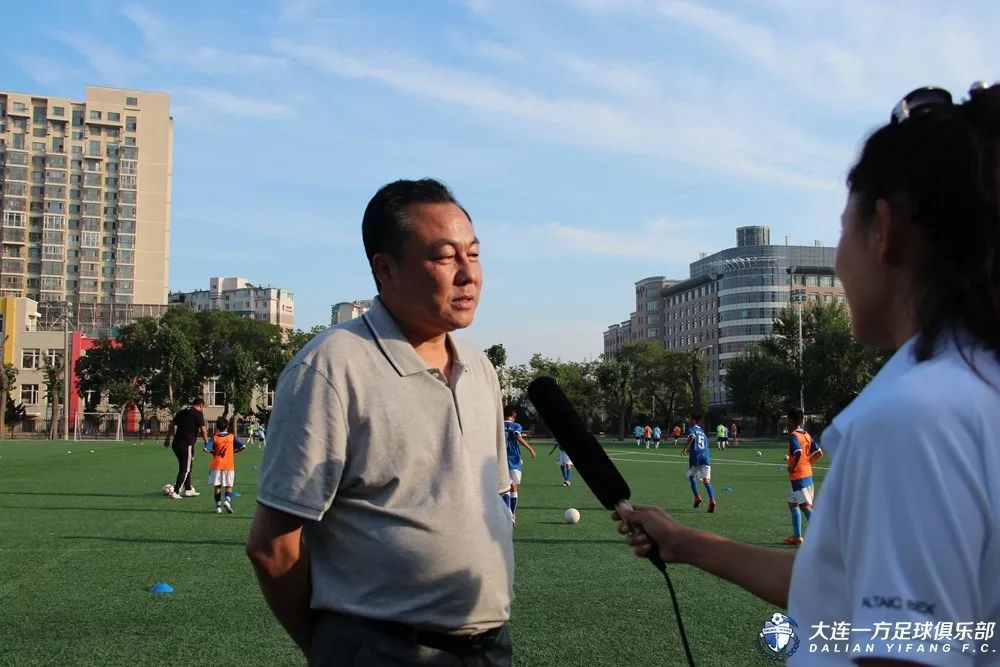 蓝队青训国青,中国青训与国外青训