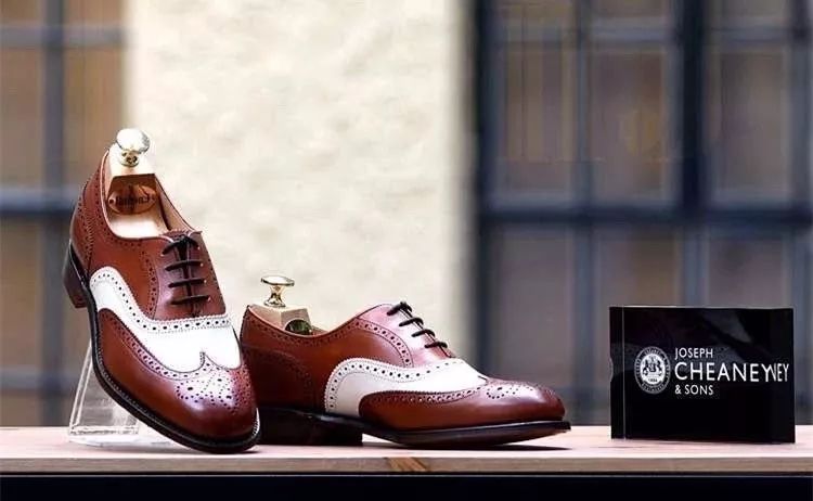 英国女王的鞋,英国女王加冕鞋子