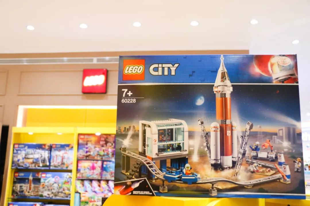 狂欢吗？全场6折！夏天的超低价特供品丨《蜘蛛侠》首映免费看