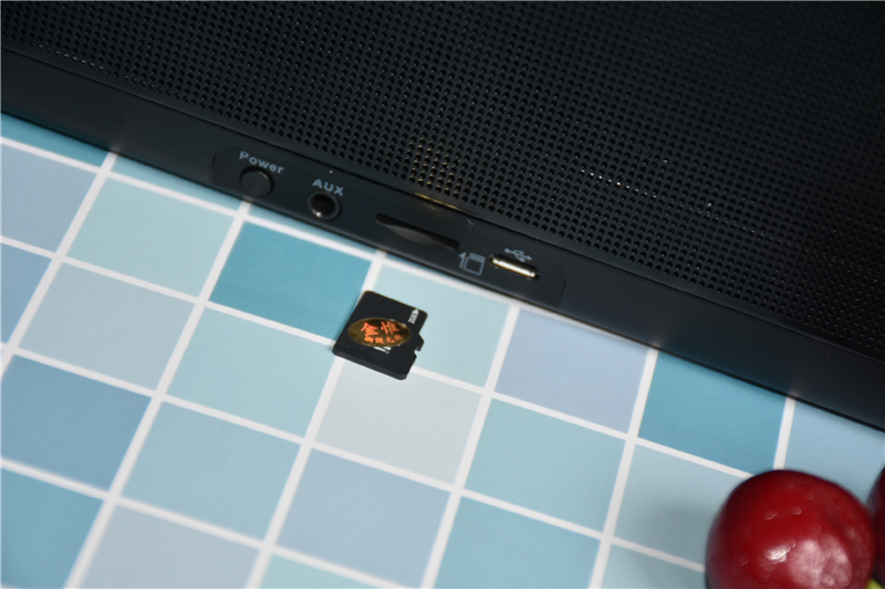 复古蓝牙音箱学生党开箱,手提式蓝牙音箱开箱测评