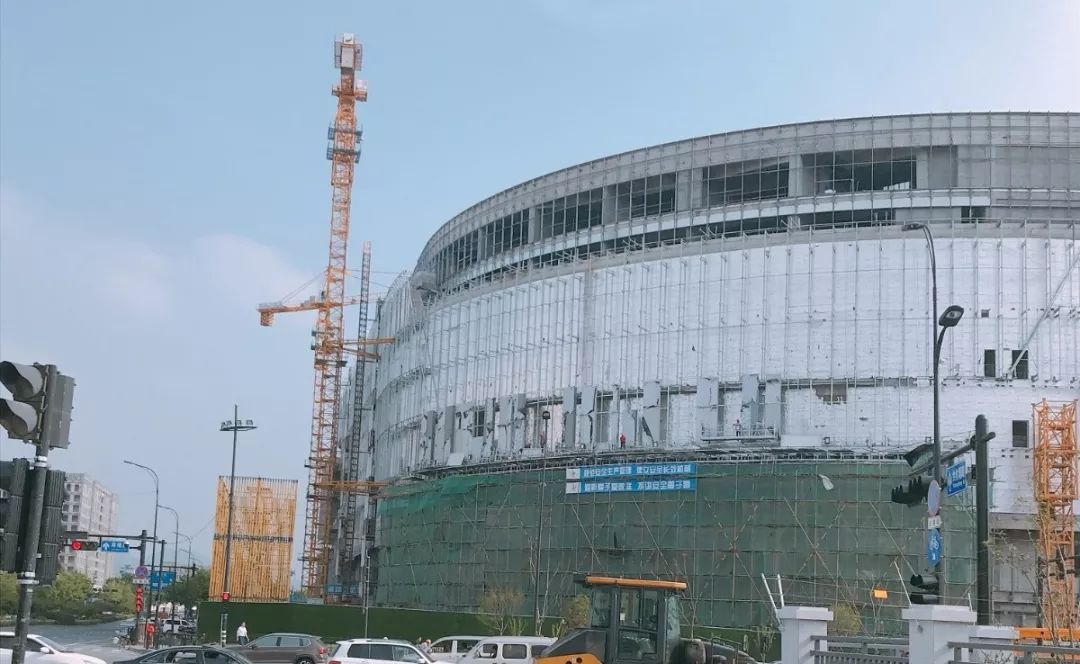 地铁5号线=宝藏美食线?老杨小黄鱼、老纪蚝宅、舟东奶酸菜鱼…终于可以一路吃过来