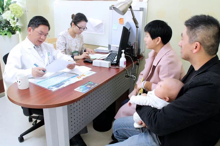 新华社CNC“新华大健康”一妇婴直播周第四天：6月27日直播预告——怀孕生孩子那些事