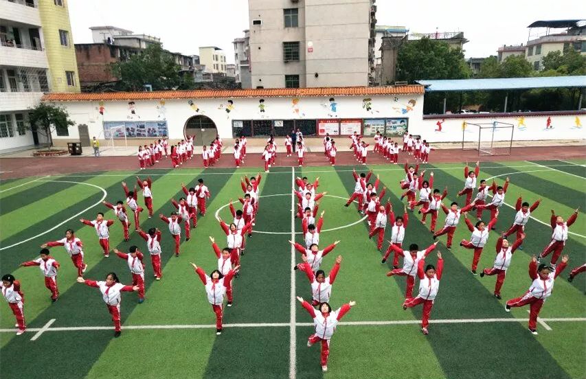 郴州市宜章县第七完全小学校服,校服最美学校