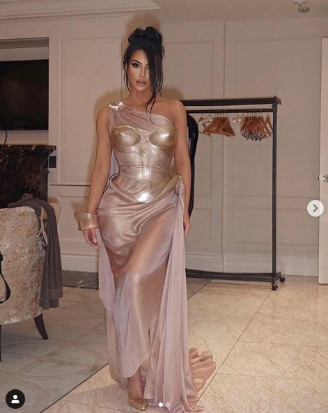 卡戴珊又搞作妖!因为自创内衣品牌的名字,她正被全日本人怒骂....