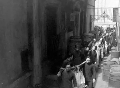 在民国一块大洋相当于100块,民国一块现大洋能买多少东西