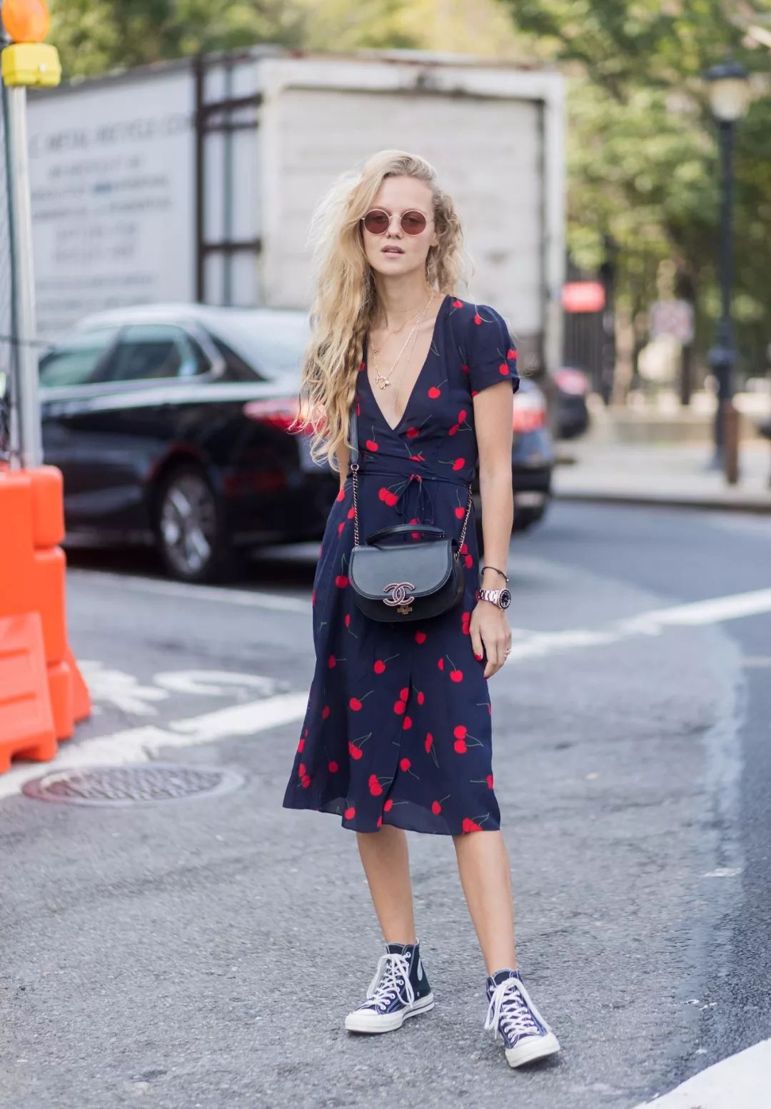 印花人物连衣裙,印花连衣裙到脚踝超长款