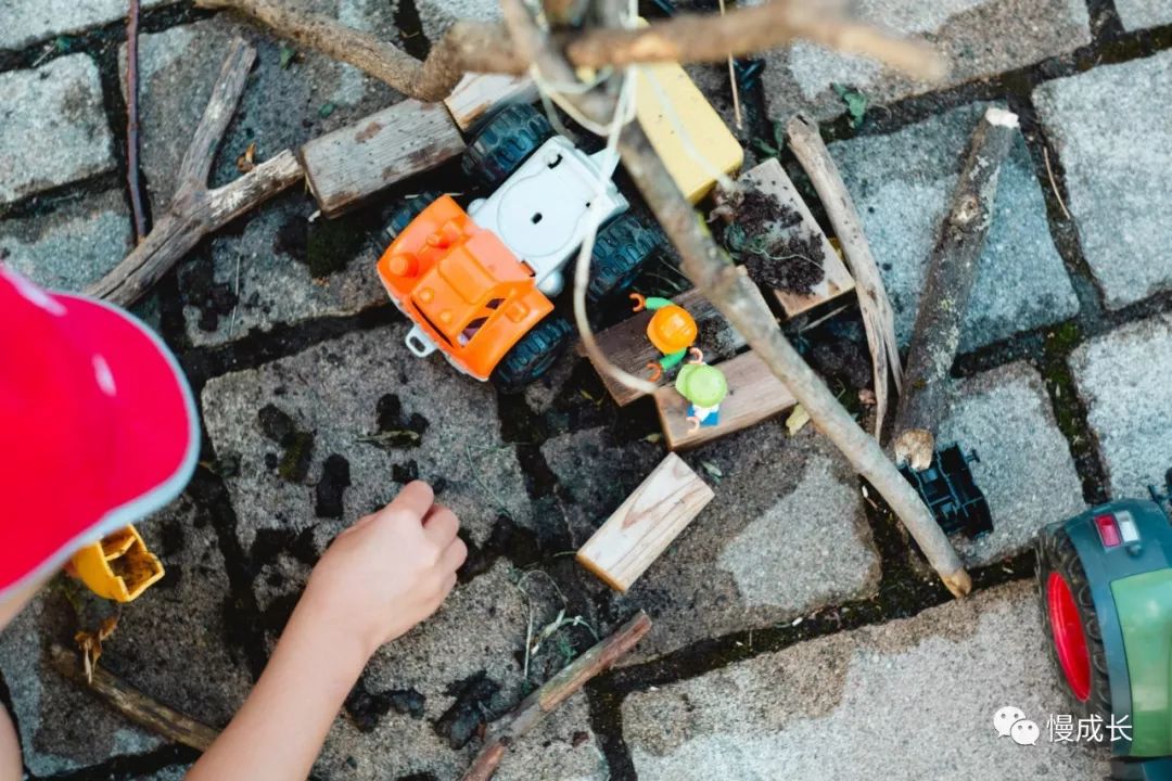 初二休学一年环游世界,夫妻休学带孩子环游世界