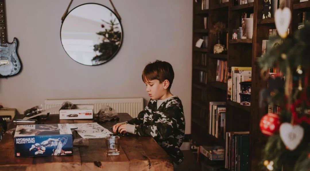 初二休学一年环游世界,夫妻休学带孩子环游世界