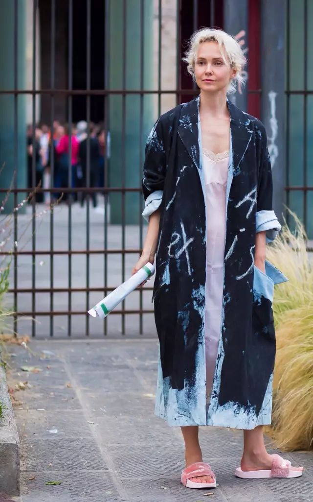 夏天跟裙子搭的凉拖,夏季凉拖配裙子百搭